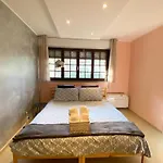 Ferienhaus Cool Flat - Private Parking & Rooftop Terrace