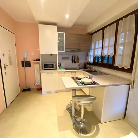 Nyaraló Cool Flat - Private Parking & Rooftop Terrace *