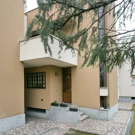 Ferienhaus Cool Flat - Private Parking & Rooftop Terrace