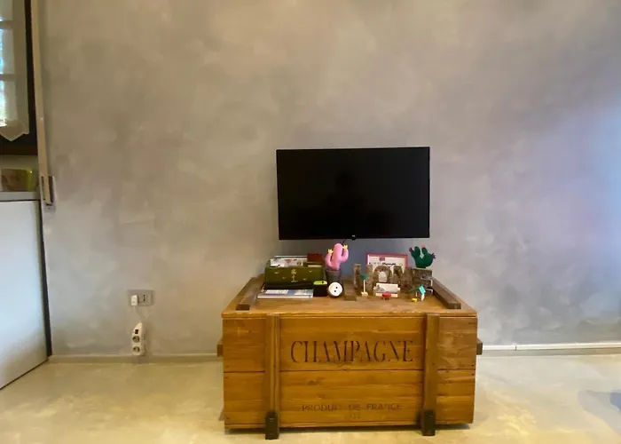 Cool Flat - Private Parking & Rooftop Terrace *