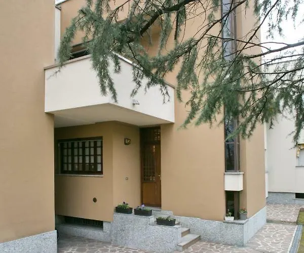 Dom wakacyjny Cool Flat - Private Parking & Rooftop Terrace