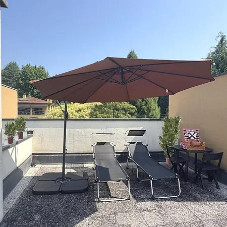 Semesterbostad Cool Flat - Private Parking & Rooftop Terrace Bellagio